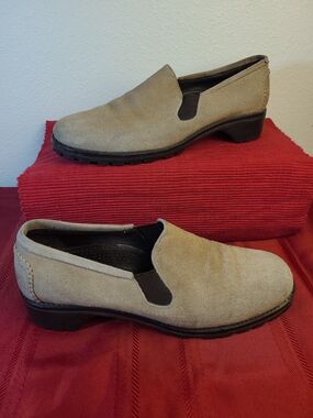 Cole Haan Country Tan Suede Slip-On Loafers Women Size 8.5 B